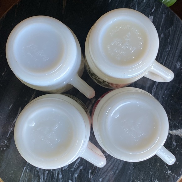 Vintage Set of 4 Fire King Daisy + Sunflower Anchor Hocking Milk Glass Mugs - Picture 7 of 11